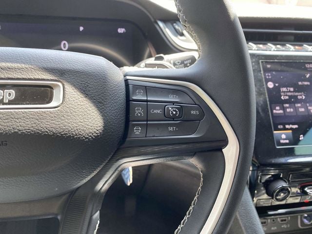 2023 Jeep Grand Cherokee Laredo