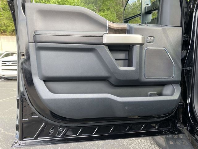 2022 Ford F-350SD Lariat