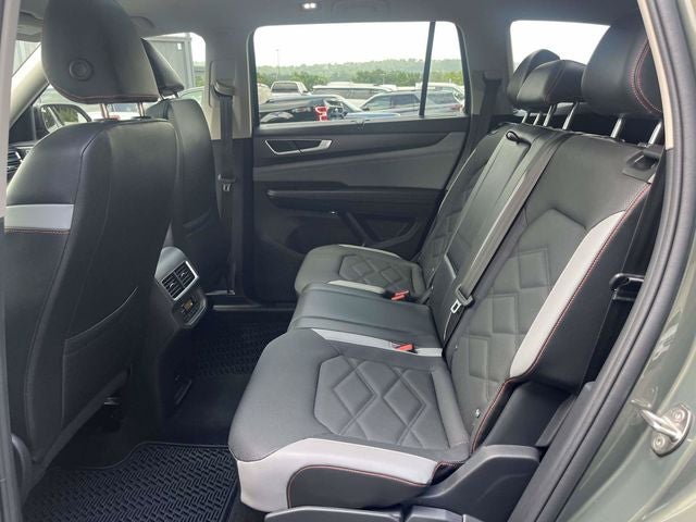 2024 Volkswagen Atlas 2.0T Peak Edition SE w/Technology