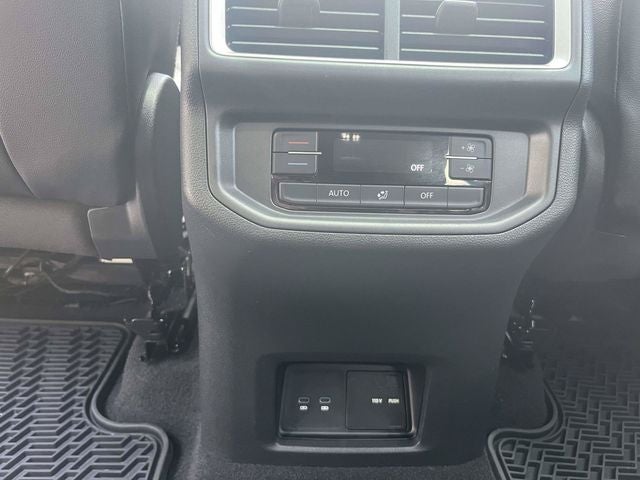 2024 Volkswagen Atlas 2.0T Peak Edition SE w/Technology