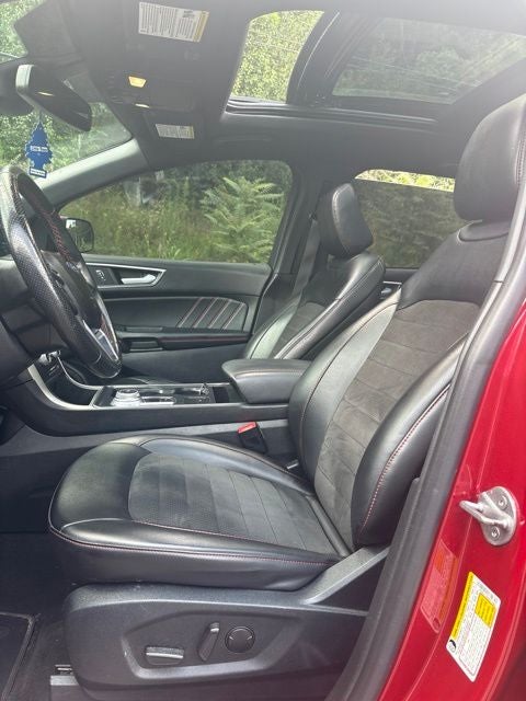 2022 Ford Edge ST Line