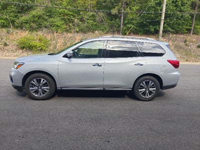 2019 Nissan Pathfinder SL