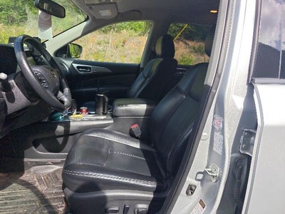 2019 Nissan Pathfinder SL