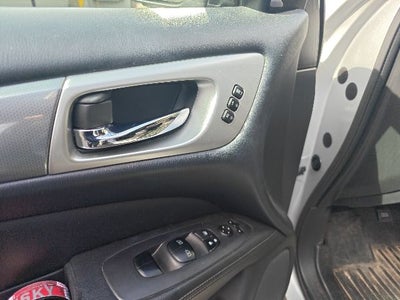 2019 Nissan Pathfinder SL