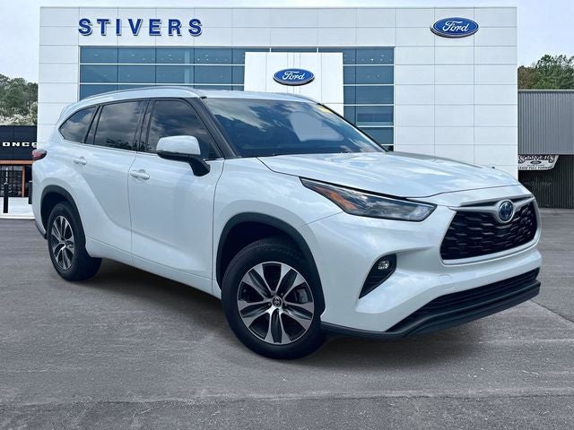 2022 Toyota Highlander Hybrid XLE