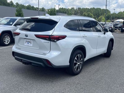 2022 Toyota Highlander Hybrid XLE