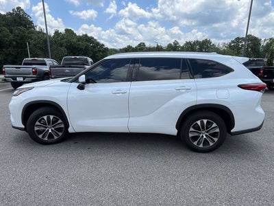 2022 Toyota Highlander Hybrid XLE