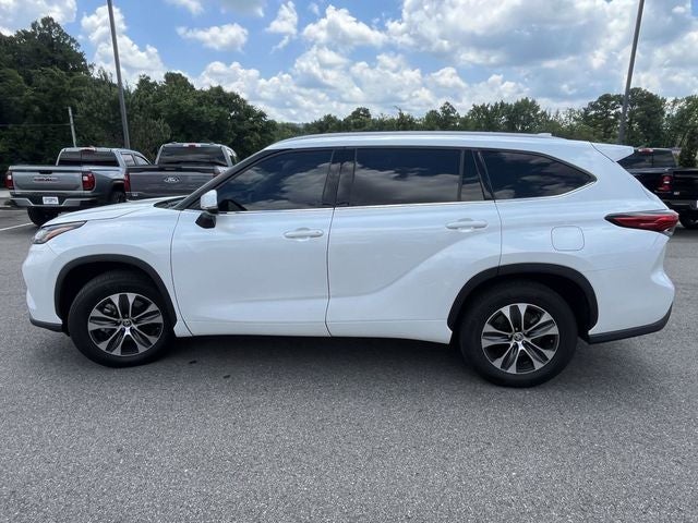 2022 Toyota Highlander Hybrid XLE