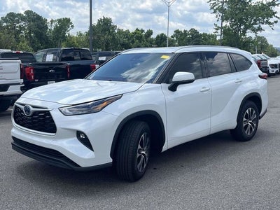 2022 Toyota Highlander Hybrid XLE