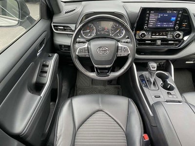 2022 Toyota Highlander XSE