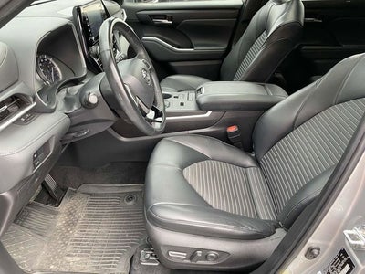 2022 Toyota Highlander XSE