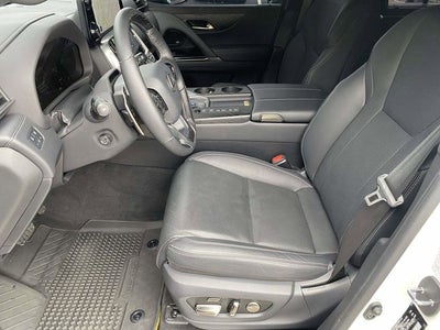 2025 Lexus LX 700h Luxury