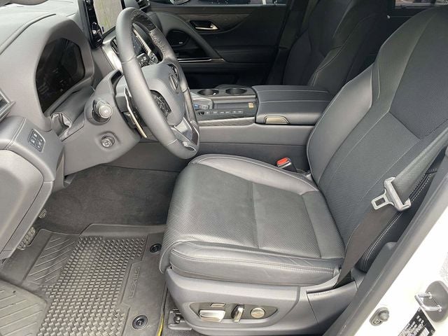 2025 Lexus LX 700h Luxury