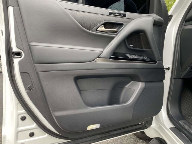 2025 Lexus LX 700h Luxury