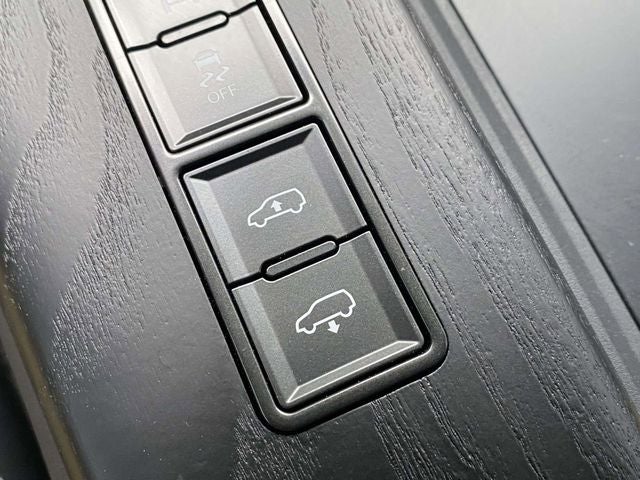 2025 Lexus LX 700h Luxury