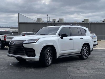 2025 Lexus LX 700h Luxury