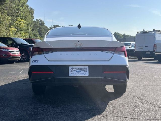 2024 Hyundai Elantra SE