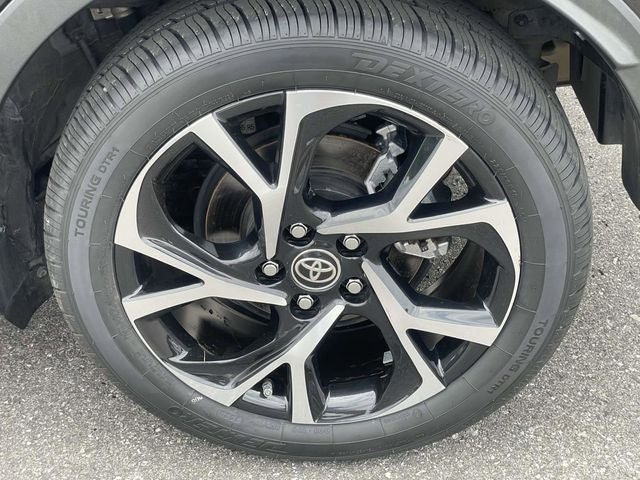 2022 Toyota C-HR XLE