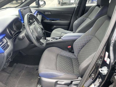 2022 Toyota C-HR XLE