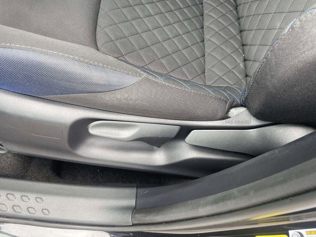 2022 Toyota C-HR XLE