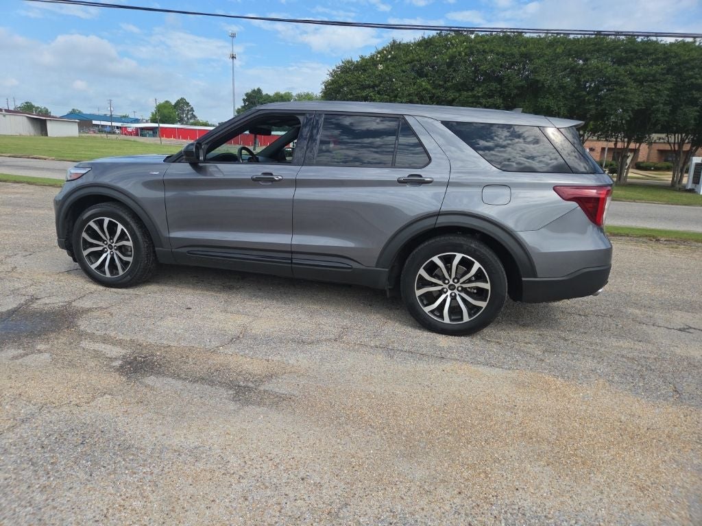 2022 Ford Explorer ST-Line