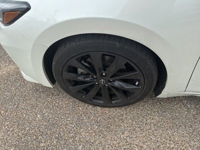 2023 Nissan Maxima SR