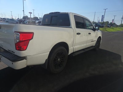 2018 Nissan Titan SV