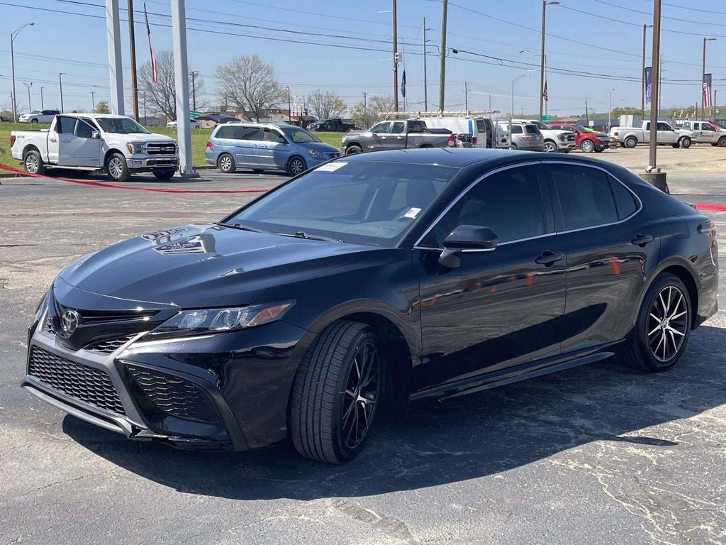 2022 Toyota Camry SE