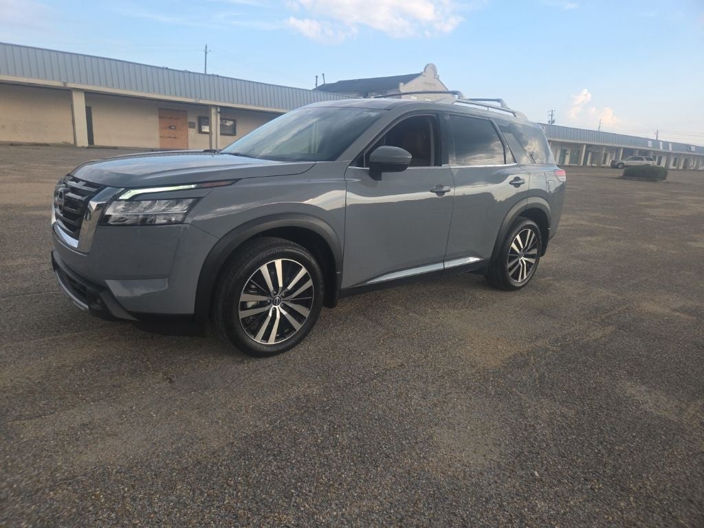 2024 Nissan Pathfinder Platinum