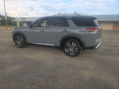 2024 Nissan Pathfinder Platinum