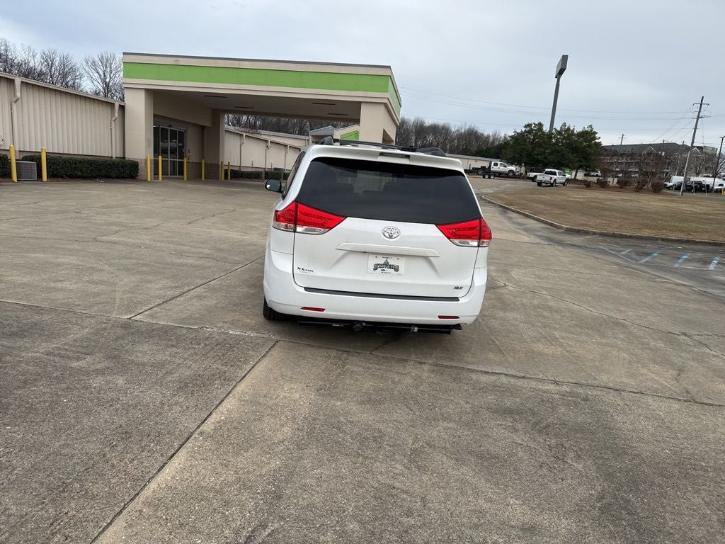 2013 Toyota Sienna XLE 8 Passenger