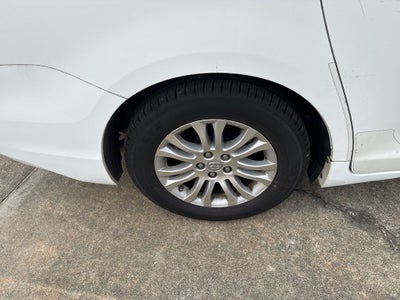 2013 Toyota Sienna XLE 8 Passenger