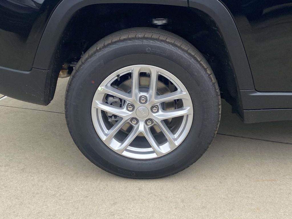 2026 Jeep Grand Cherokee GRAND CHEROKEE LAREDO X 4X2