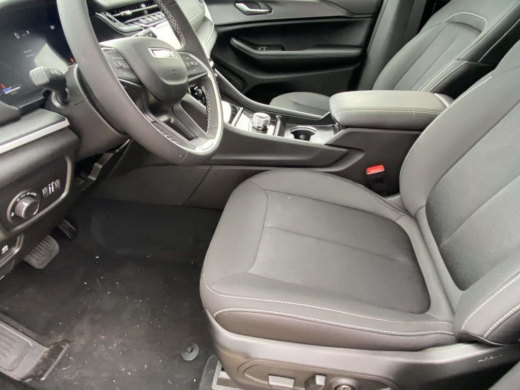2026 Jeep Grand Cherokee GRAND CHEROKEE LAREDO X 4X2