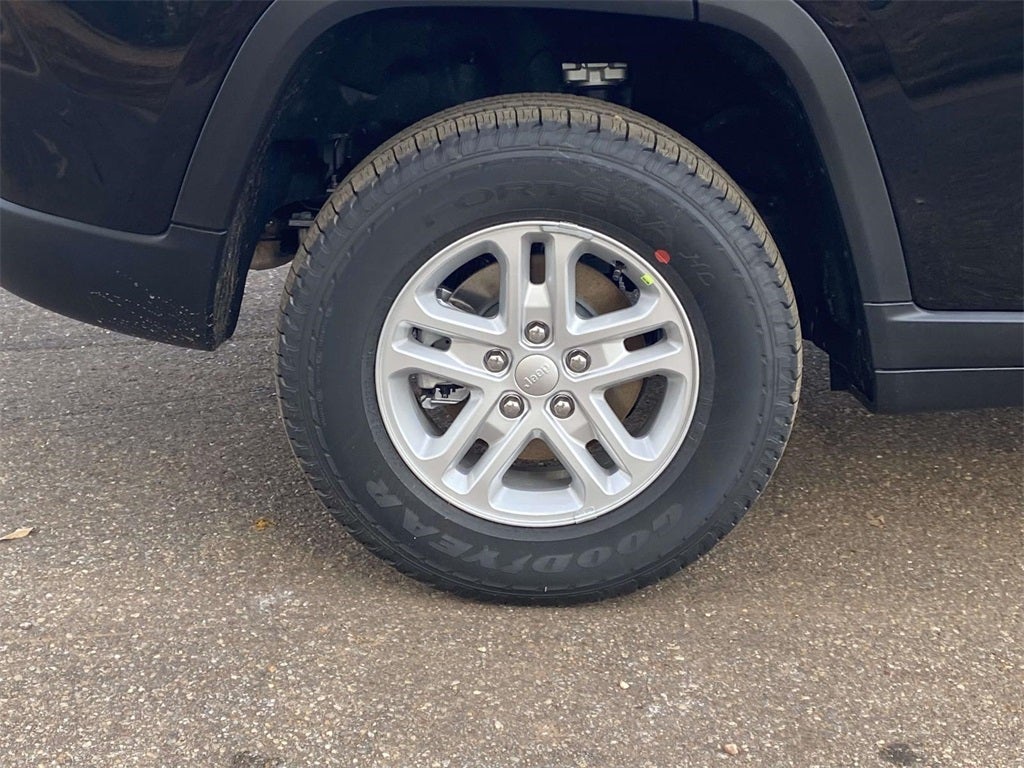 2025 Jeep Grand Cherokee GRAND CHEROKEE LAREDO 4X2