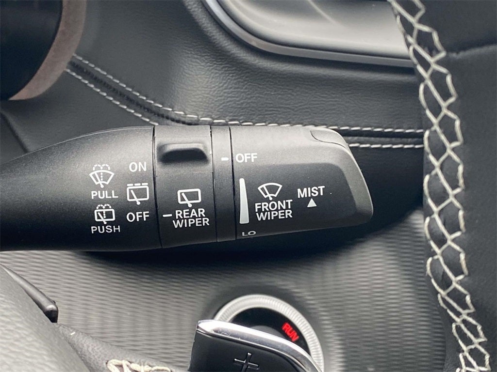 2025 Jeep Grand Cherokee GRAND CHEROKEE LAREDO 4X2