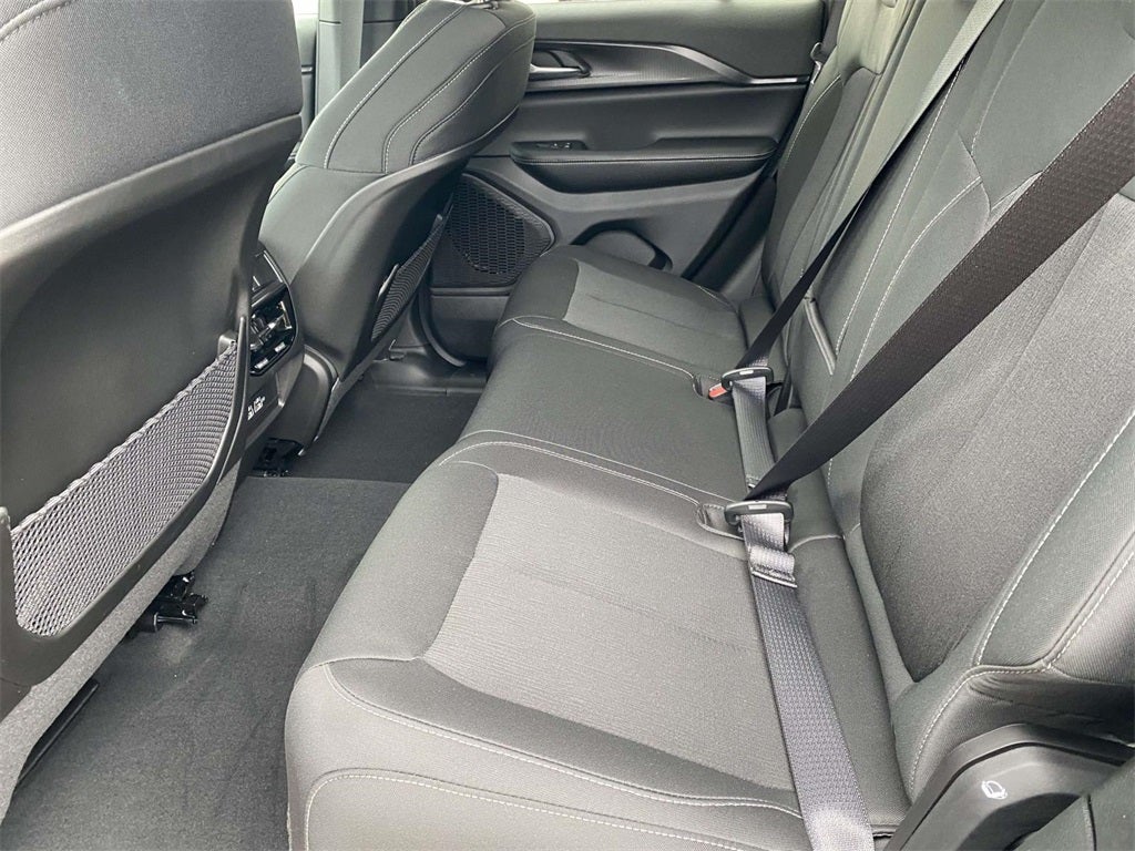 2025 Jeep Grand Cherokee GRAND CHEROKEE LAREDO 4X2