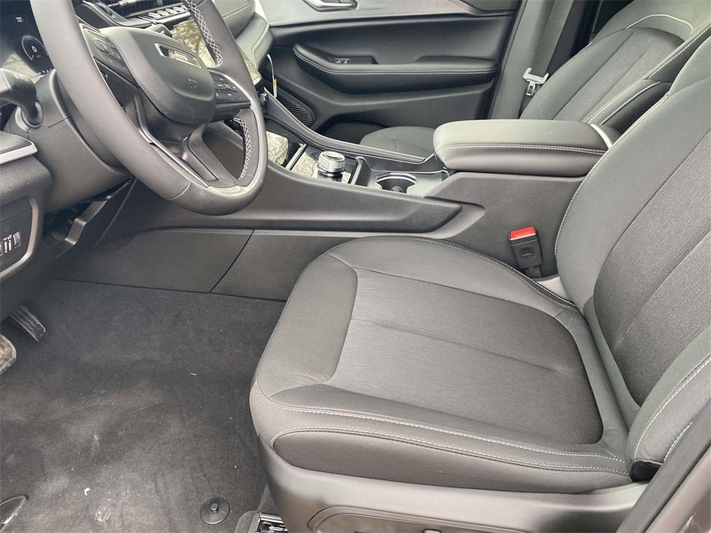 2025 Jeep Grand Cherokee GRAND CHEROKEE LAREDO 4X2