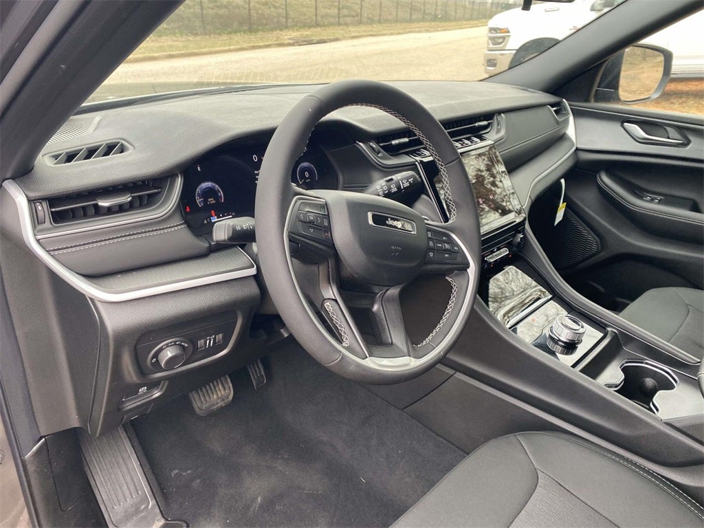 2025 Jeep Grand Cherokee GRAND CHEROKEE LAREDO 4X2