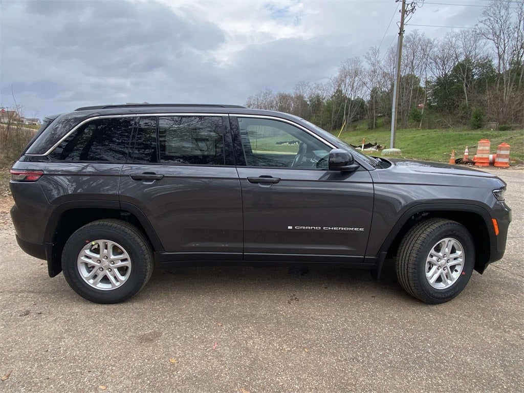 2025 Jeep Grand Cherokee GRAND CHEROKEE LAREDO 4X2