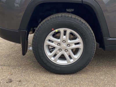 2025 Jeep Grand Cherokee GRAND CHEROKEE LAREDO 4X2