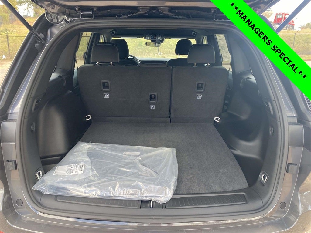 2025 Jeep Grand Cherokee GRAND CHEROKEE LAREDO 4X2