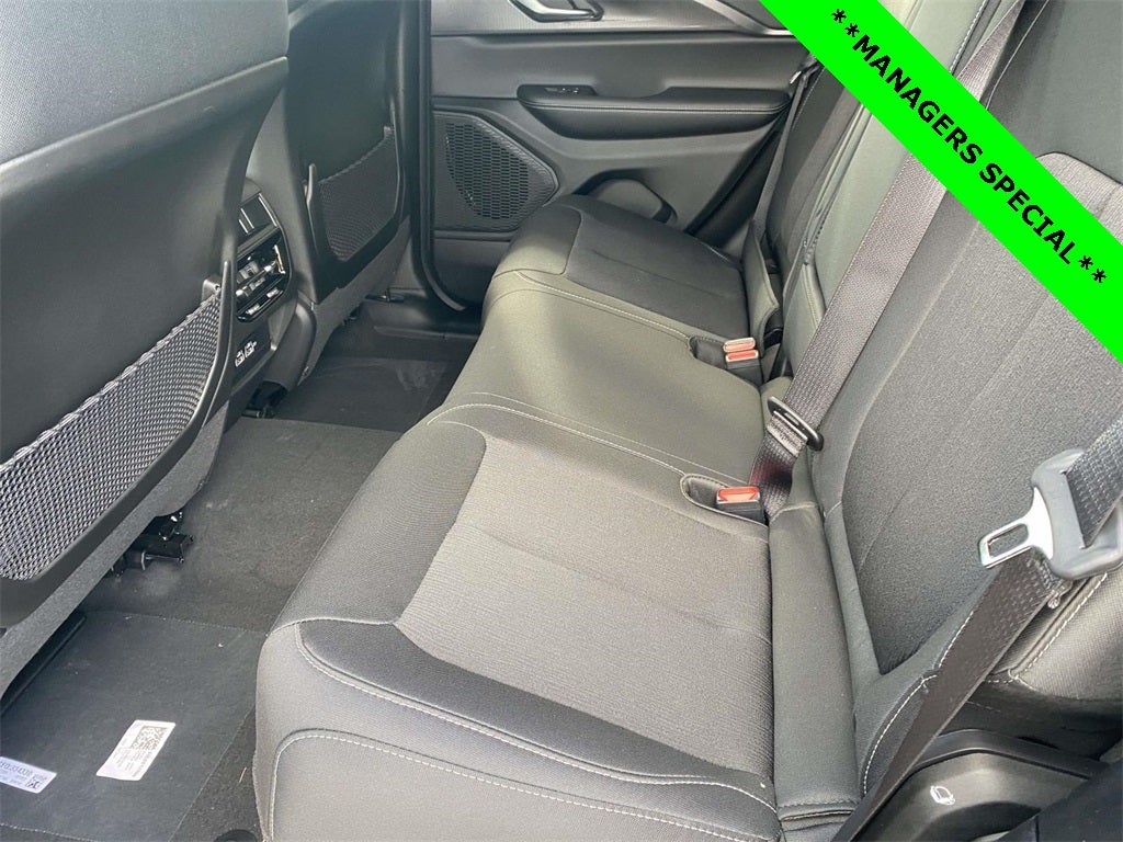 2025 Jeep Grand Cherokee GRAND CHEROKEE LAREDO 4X2