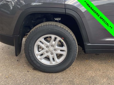 2025 Jeep Grand Cherokee GRAND CHEROKEE LAREDO 4X2