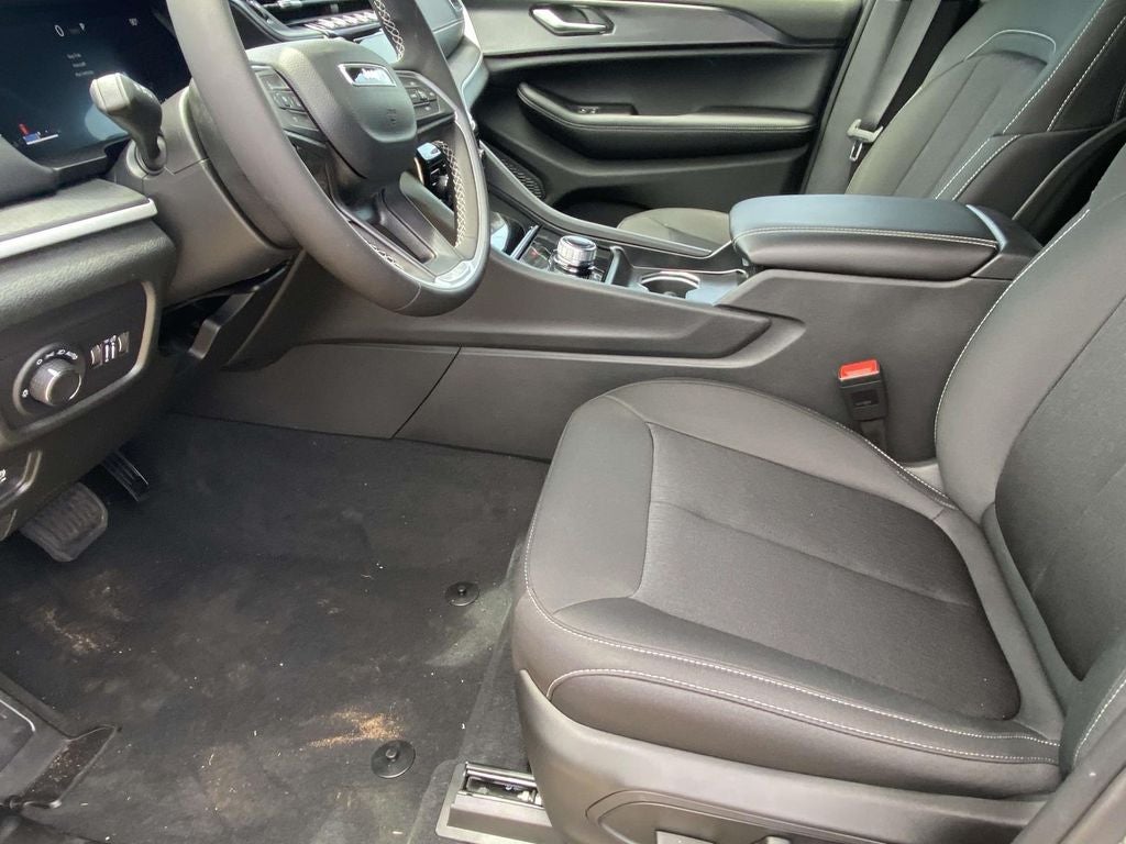 2026 Jeep Grand Cherokee GRAND CHEROKEE LAREDO 4X2