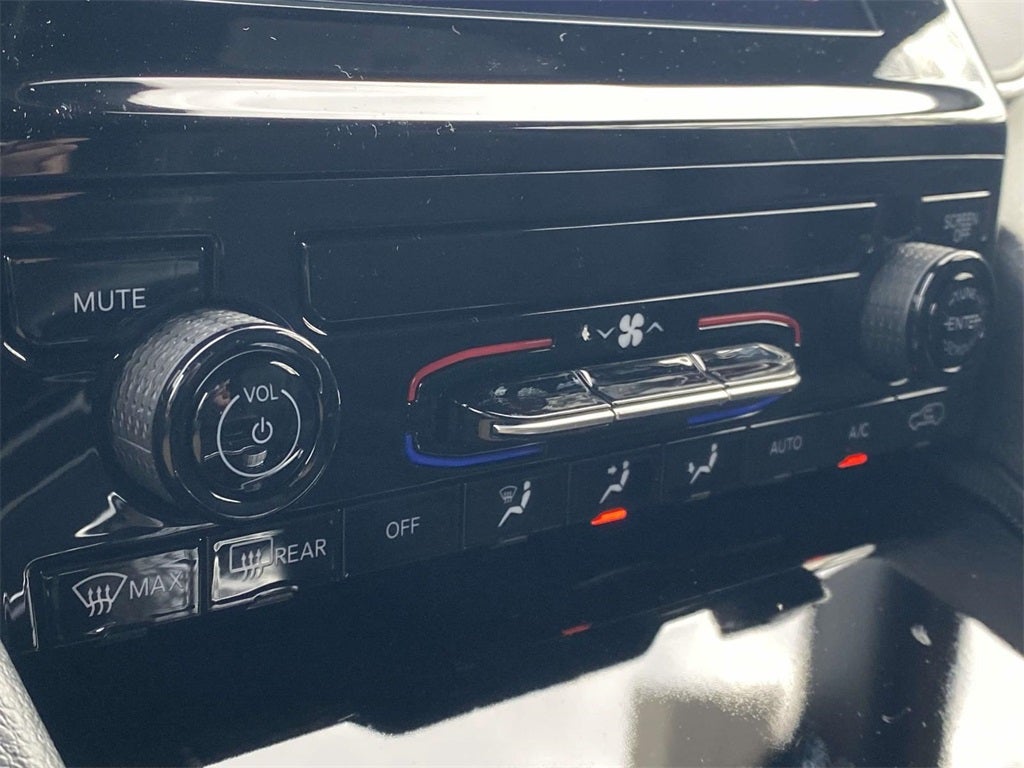 2025 Jeep Grand Cherokee GRAND CHEROKEE LAREDO 4X2