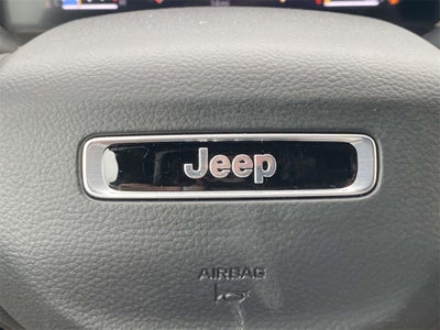 2025 Jeep Grand Cherokee GRAND CHEROKEE LAREDO 4X2