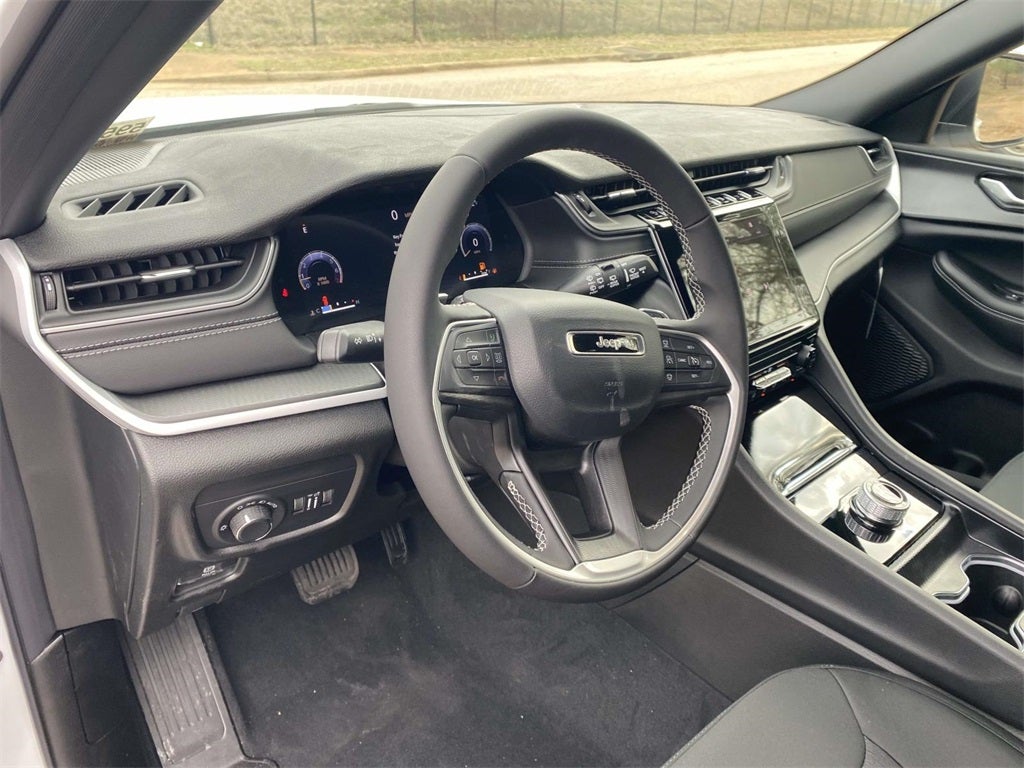 2025 Jeep Grand Cherokee GRAND CHEROKEE LAREDO 4X2