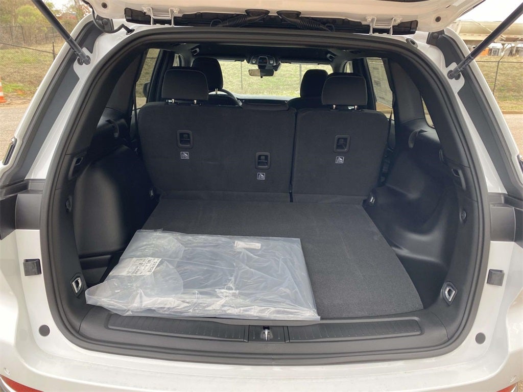 2025 Jeep Grand Cherokee GRAND CHEROKEE LAREDO 4X2