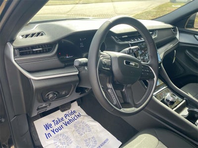 2025 Jeep Grand Cherokee GRAND CHEROKEE LAREDO 4X2